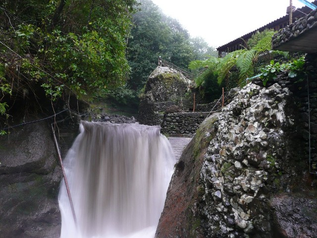 07_waterfall.jpg
